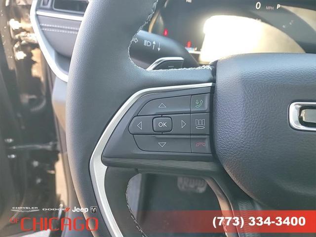 Photo of 2025 Diamond Black Crystal Pearlcoat Jeep Grand Cherokee L