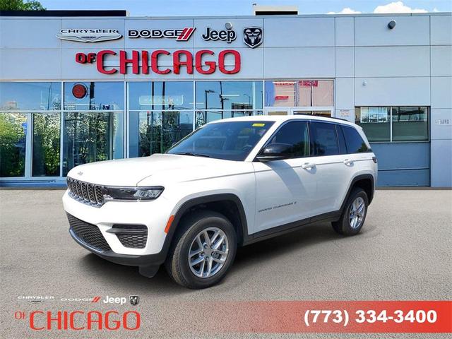 Photo of 2025 Bright White Clearcoat Jeep Grand Cherokee