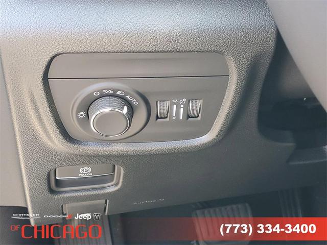 Photo of 2025 Bright White Clearcoat Jeep Grand Cherokee