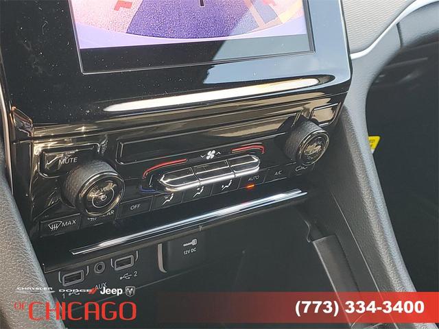 Photo of 2025 Bright White Clearcoat Jeep Grand Cherokee