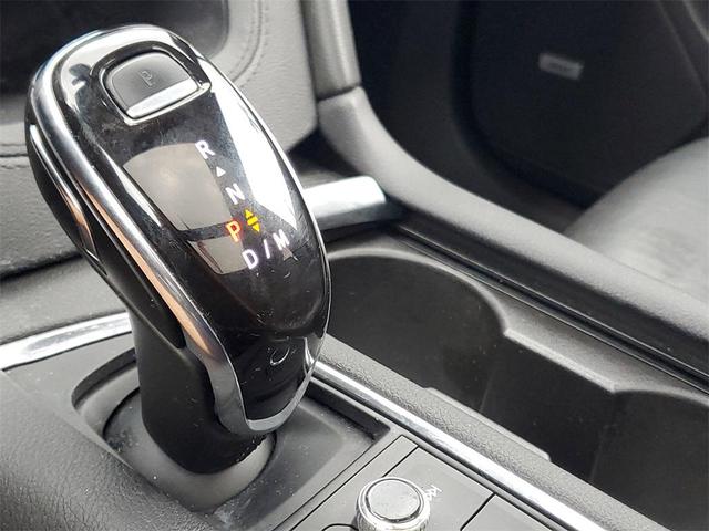 Photo of 2020 Stellar Black Metallic Cadillac XT6