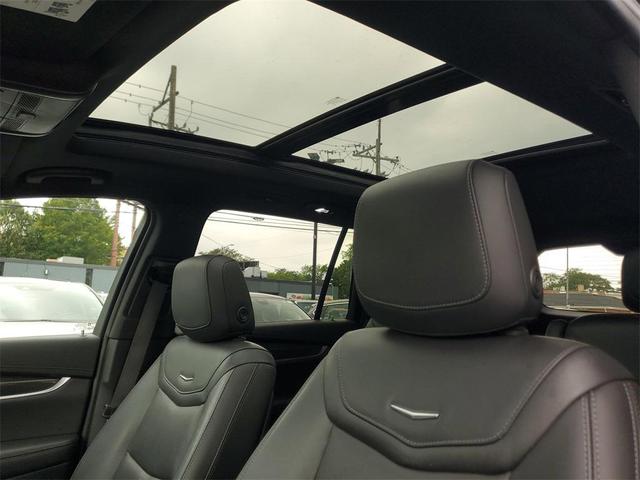 Photo of 2020 Stellar Black Metallic Cadillac XT6