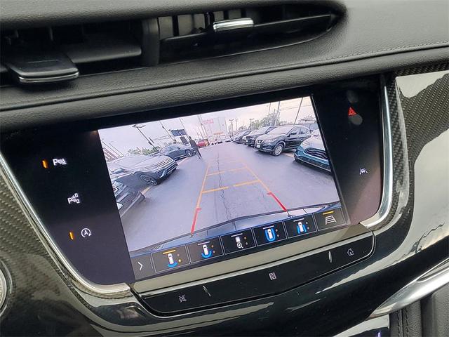 Photo of 2020 Stellar Black Metallic Cadillac XT6