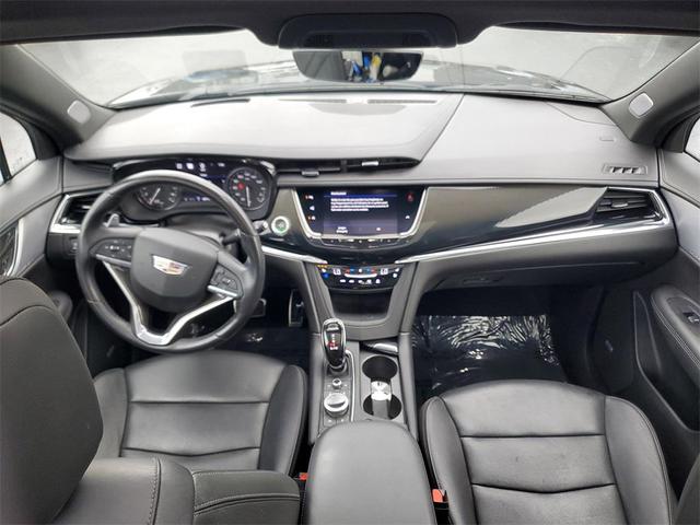 Photo of 2020 Stellar Black Metallic Cadillac XT6