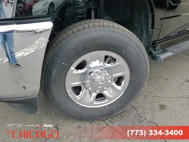 Photo of 2025 Diamond Black Crystal Pearlcoat RAM 2500