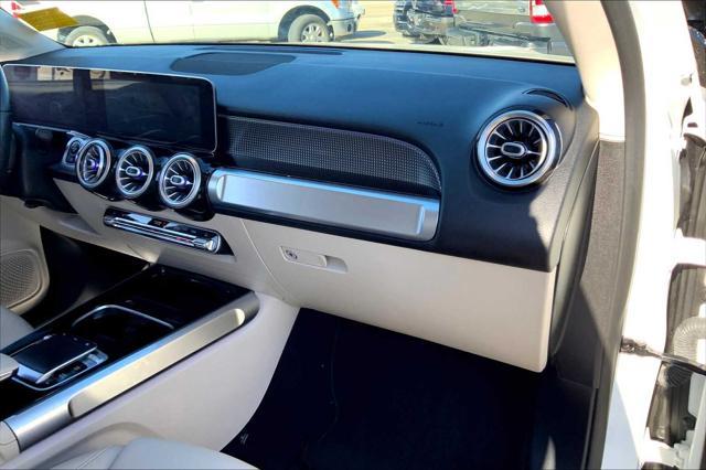 Photo of 2020 Polar White Mercedes-Benz GLB 250