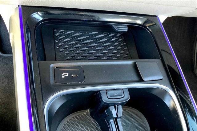Photo of 2020 Polar White Mercedes-Benz GLB 250