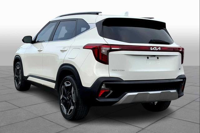 Photo of 2024 Clear White/Black Roof Kia Seltos