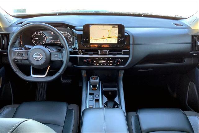 Photo of 2022 Gun Metallic Nissan Pathfinder