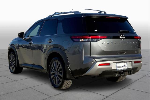 Photo of 2022 Gun Metallic Nissan Pathfinder