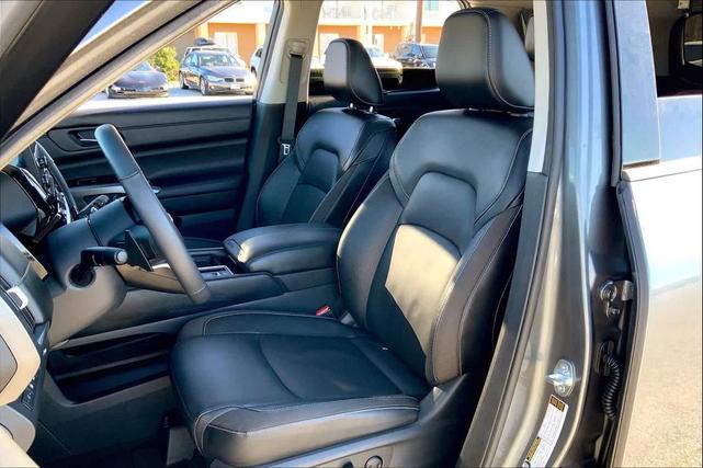 Photo of 2022 Gun Metallic Nissan Pathfinder
