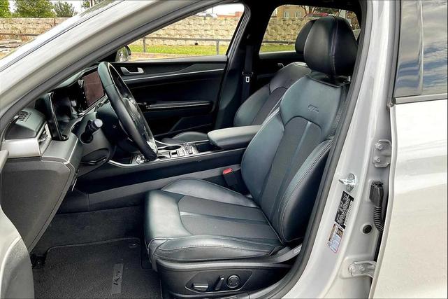 Photo of 2023 Wolf Gray Kia K5