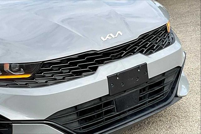 Photo of 2023 Wolf Gray Kia K5