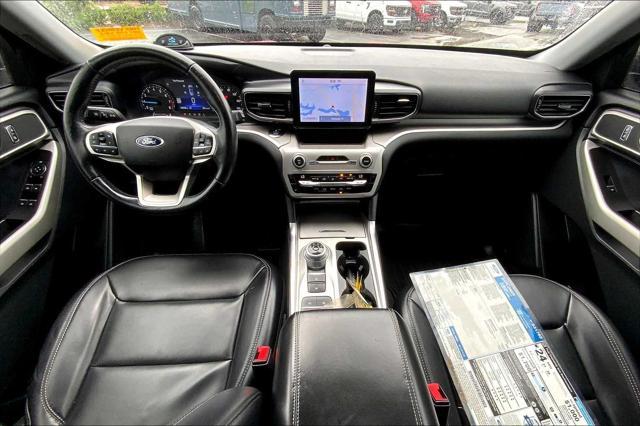 Photo of 2021 Rapid Red Metallic Tinted Clearcoat Ford Explorer