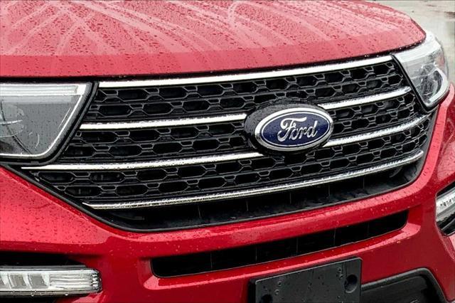 Photo of 2021 Rapid Red Metallic Tinted Clearcoat Ford Explorer