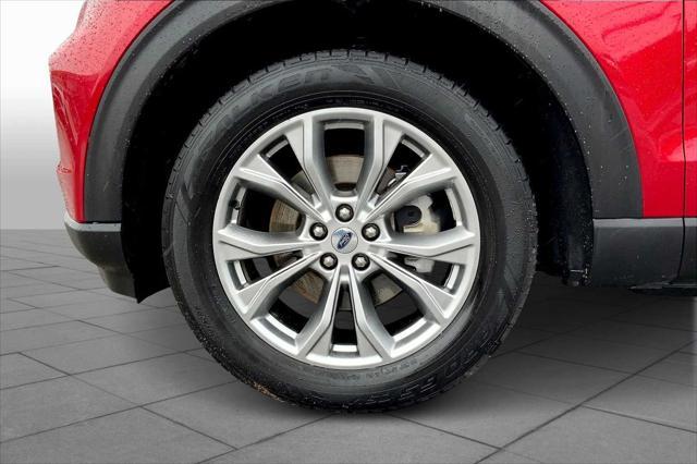 Photo of 2021 Rapid Red Metallic Tinted Clearcoat Ford Explorer
