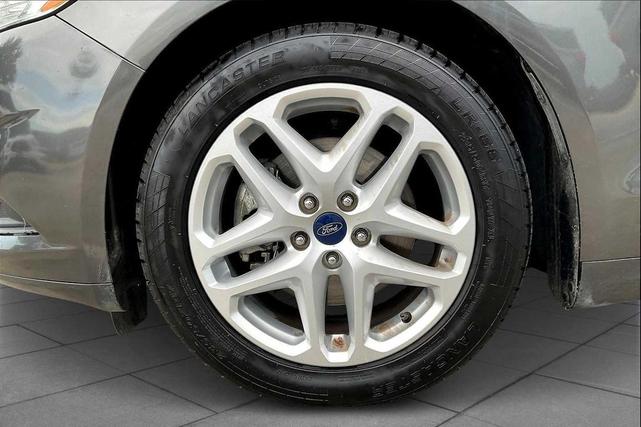 Photo of 2016 Magnetic Ford Fusion