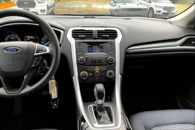 Photo of 2016 Magnetic Ford Fusion