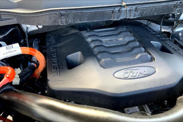 Photo of 2021 Iconic Silver Metallic Ford F-150