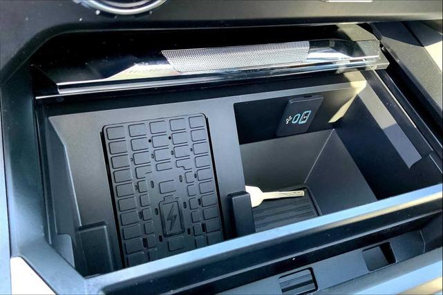 Photo of 2025 Agate Black Metallic Ford F-350
