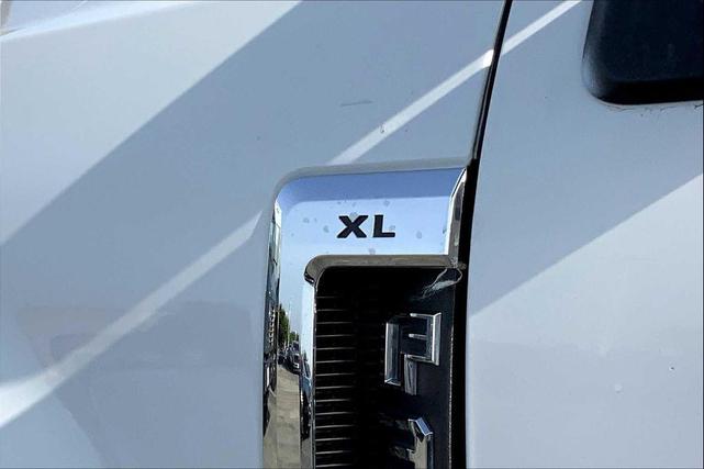 Photo of 2021 Oxford White Ford F-350