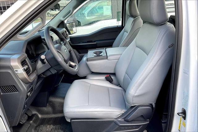 Photo of 2025 Oxford White Ford F-150
