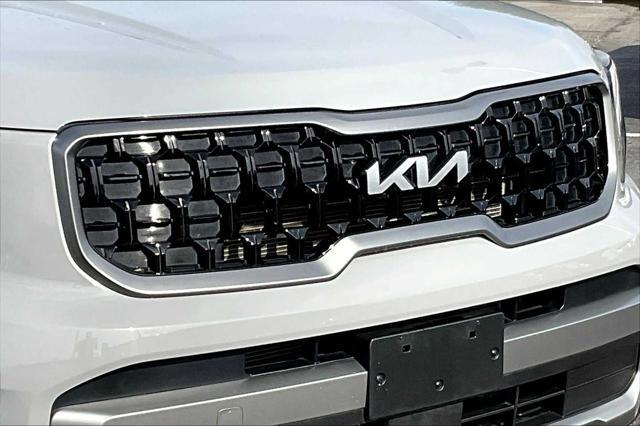 Photo of 2023 Wolf Gray Kia Telluride