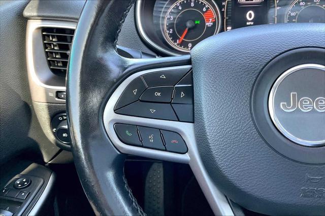 Photo of 2019 Diamond Black Crystal Pearlcoat Jeep Cherokee