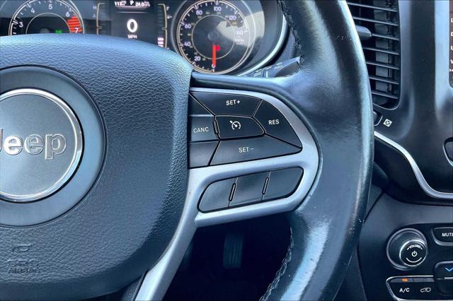 Photo of 2019 Diamond Black Crystal Pearlcoat Jeep Cherokee