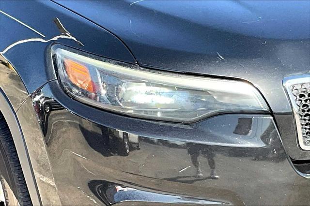 Photo of 2019 Diamond Black Crystal Pearlcoat Jeep Cherokee