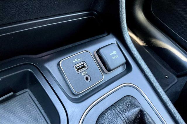 Photo of 2019 Diamond Black Crystal Pearlcoat Jeep Cherokee