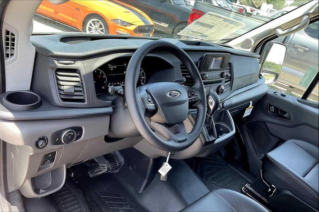 Photo of 2025 Oxford White Ford Transit-250
