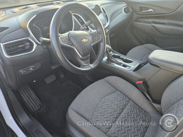 Photo of 2022 Summit White Chevrolet Equinox