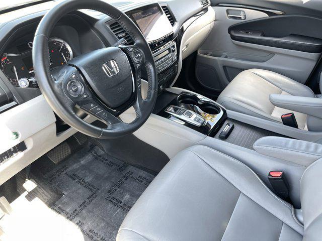 Photo of 2018 Steel Sapphire Metallic Honda Pilot