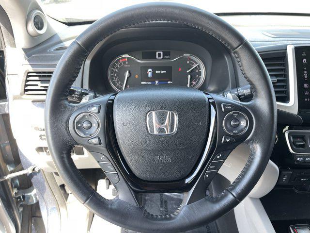 Photo of 2018 Steel Sapphire Metallic Honda Pilot