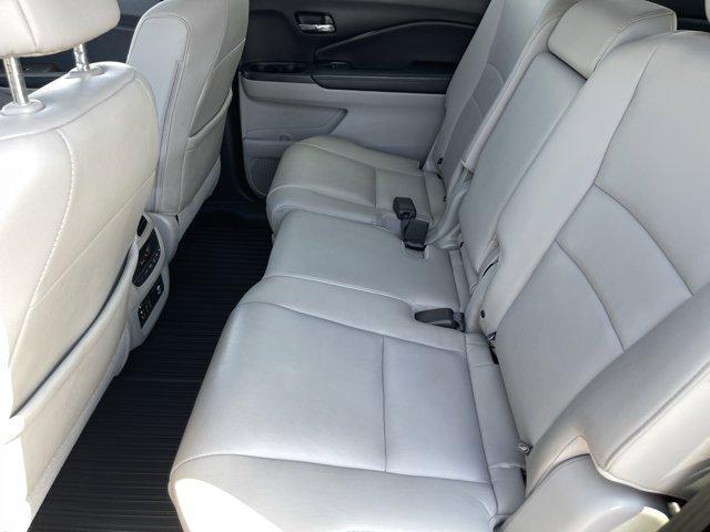 Photo of 2018 Steel Sapphire Metallic Honda Pilot