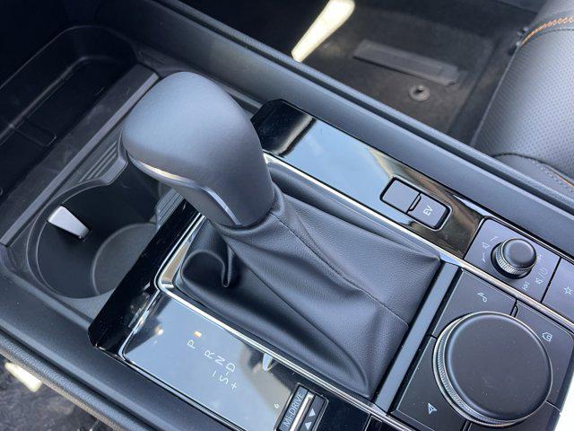 Photo of 2025 wind chill pearl Mazda CX-5