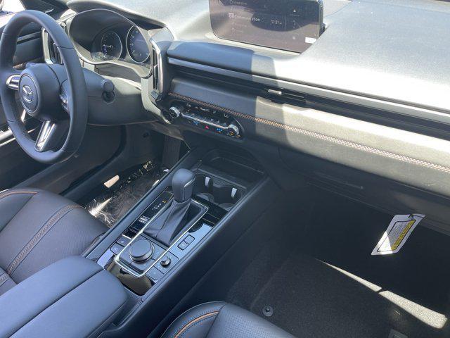 Photo of 2025 wind chill pearl Mazda CX-5