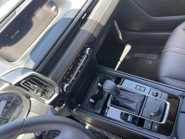 Photo of 2025 wind chill pearl Mazda CX-5