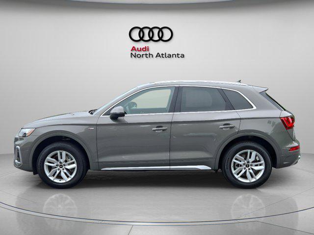 Photo of 2023 Gray Metallic Audi Q5