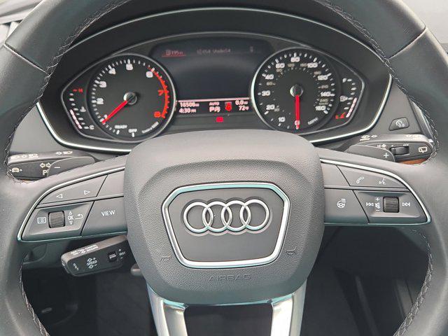 Photo of 2023 Gray Metallic Audi Q5