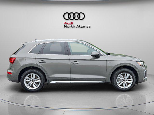 Photo of 2023 Gray Metallic Audi Q5