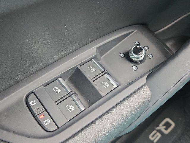 Photo of 2023 Gray Metallic Audi Q5