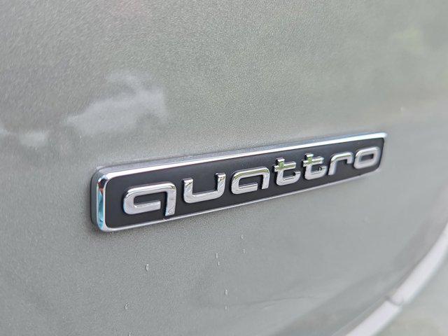 Photo of 2023 Gray Metallic Audi Q5