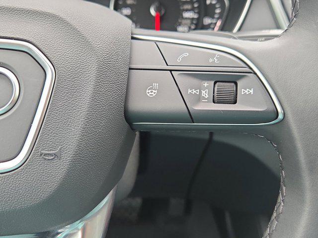 Photo of 2023 Gray Metallic Audi Q5