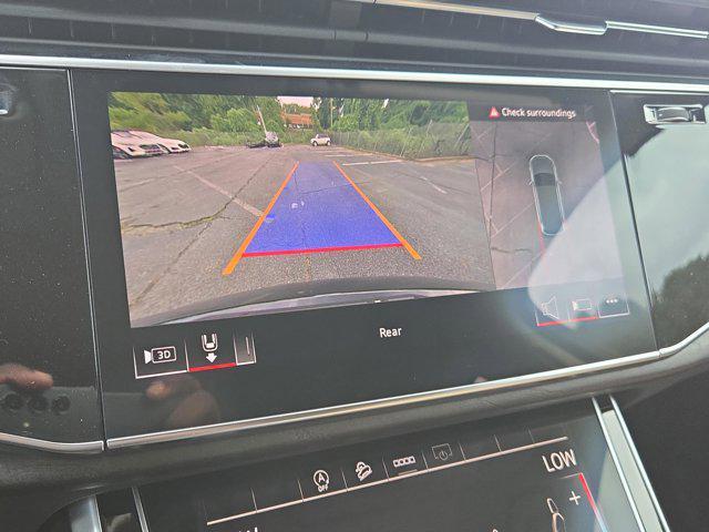 Photo of 2025 Mythos Black Metallic Audi Q7