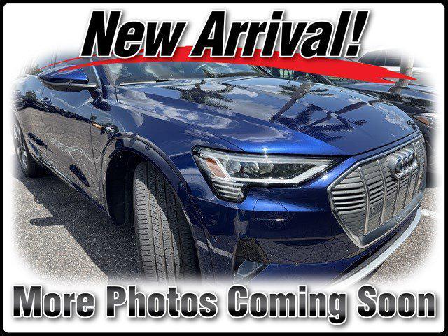 Photo of 2022 Navarra Blue Metallic Audi e-tron