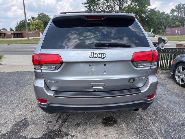 Photo of 2016 Gray Jeep Grand Cherokee