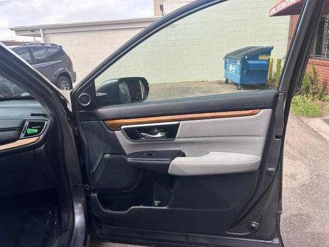 Photo of 2017 Gray Honda CR-V
