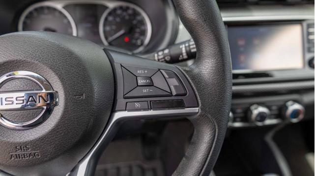 Photo of 2020 Brilliant Silver Nissan Kicks